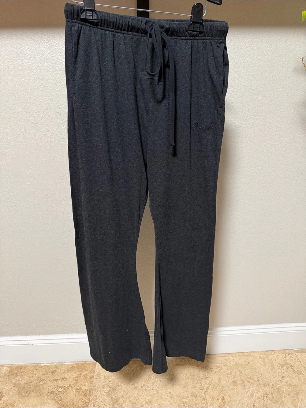Fear of God Essentials Holiday Flare Jersey lounge pant - black/grey